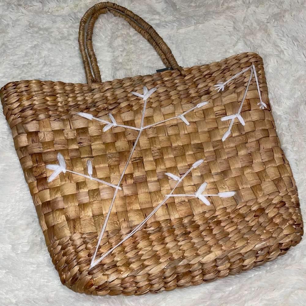 Straw bag.